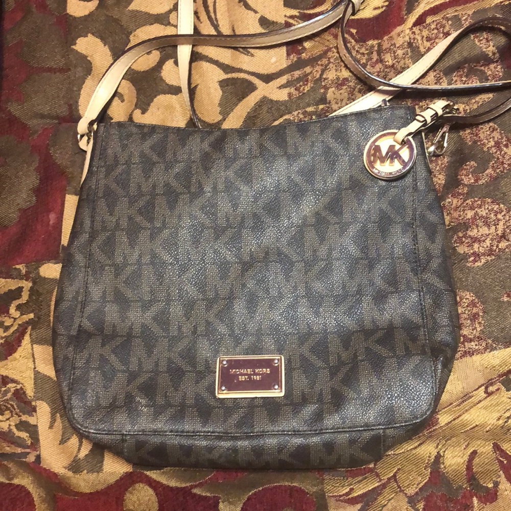Micheal kors purse